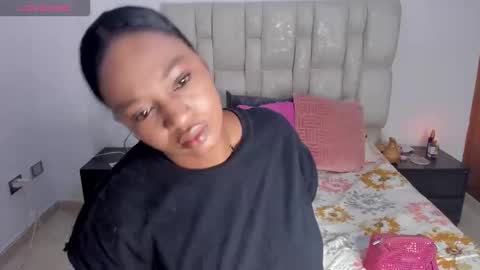 Snapshot of nia_brown_ chatting on 04.09.26 nia brown online show from 04.09.26