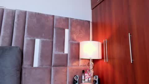 Nia online show from 04.06.26