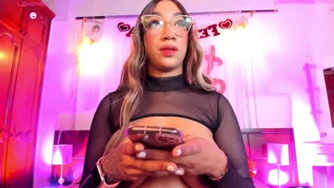 Snapshot of nia_seren chatting on 02.20.26 Nia online show from 02.20.26