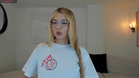 SQUIRTER DOLL    online show from 02.08.26