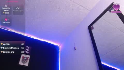  niakat  online show from 12.15.24