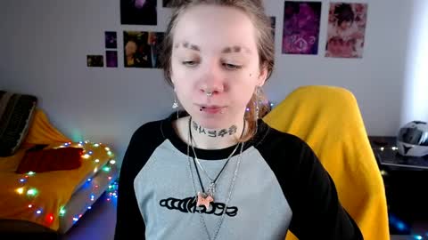 nica_kawaii online show from 04.18.26