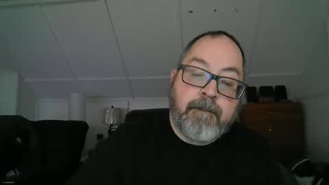 Snapshot of niceguy7208 chatting on 02.10.25 niceguy7208 online show from 02.10.25