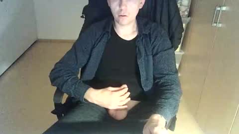 Snapshot of niceguyflo chatting on 10.30.25 NiceGuyFlo online show from 10.30.25