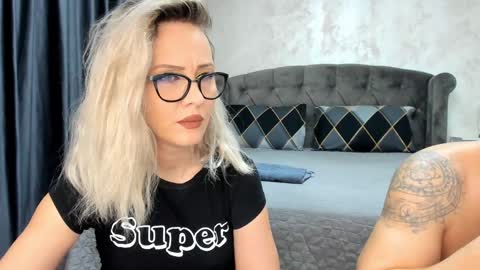 Sophie online show from 01.10.25