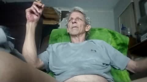 Snapshot of niceviewfromhere chatting on 04.17.26 niceviewfromhere online show from 04.17.26