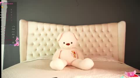 Nichole online show from 03.04.25
