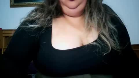 Nicholle online show from 12.21.25