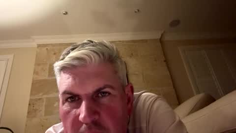 nick578320 online show from 09.18.25