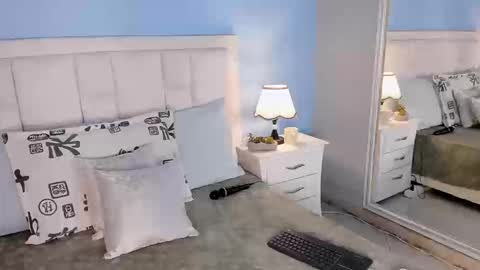 Snapshot of nick_collins20 chatting on 09.20.25 Nick online show from 09.20.25