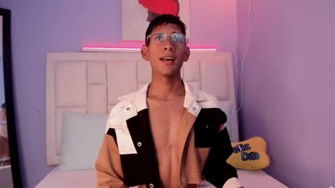 Snapshot of nick_collins20 chatting on 02.14.26 Nick online show from 02.14.26