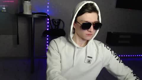 Snapshot of nick_owner chatting on 02.04.25 Nick online show from 02.04.25