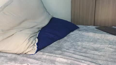 Nicolas              online show from 02.06.25