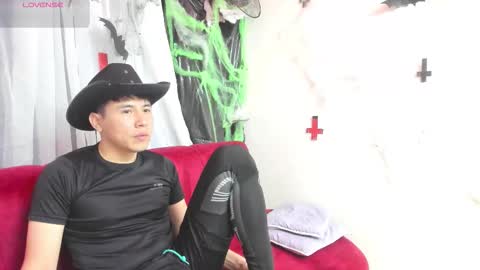 Snapshot of nickk_wolff chatting on 10.27.25 Nickk Wolff online show from 10.27.25