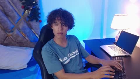 Snapshot of nickolas_moon chatting on 12.28.24 Nickolas Muoz online show from 12.28.24