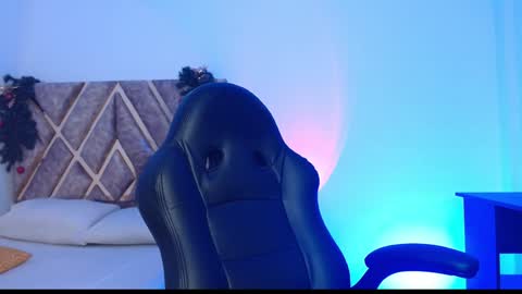 Snapshot of nickolas_moon chatting on 01.05.25 Nickolas Muoz online show from 01.05.25