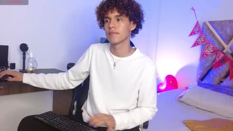 Snapshot of nickolas_moon chatting on 02.17.25 Nickolas Muoz online show from 02.17.25