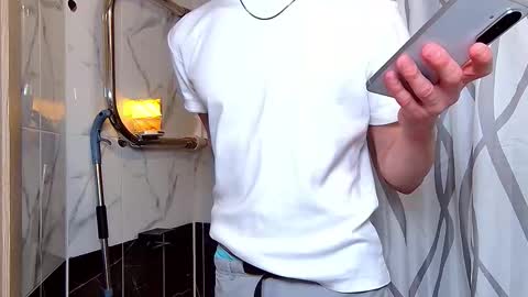 Snapshot of nicktazy chatting on 02.15.26 Nico online show from 02.15.26