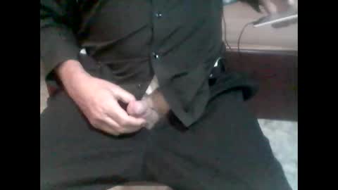 Snapshot of nickthefiddler chatting on 10.26.25 TheCock online show from 10.26.25