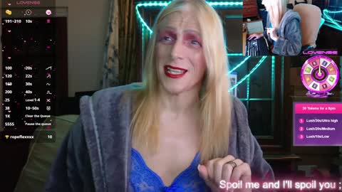 Snapshot of nicktu52 chatting on 12.22.24 nicktuuk online show from 12.22.24