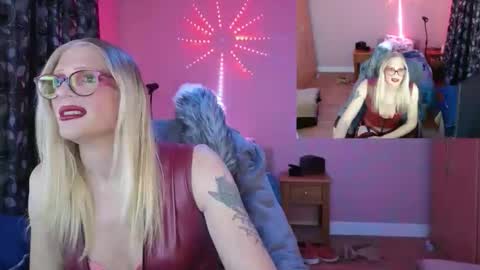 Snapshot of nicktu52 chatting on 09.10.25 nicktuuk online show from 09.10.25