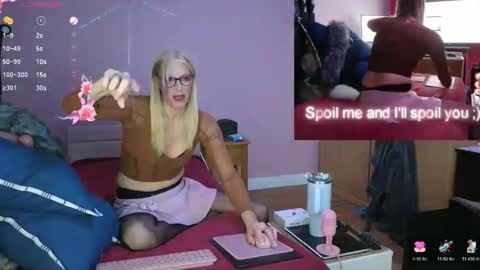 Snapshot of nicktu52 chatting on 09.17.25 nicktuuk online show from 09.17.25