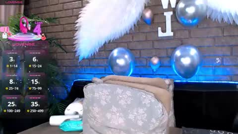 Snapshot of nicky_owl chatting on 02.15.26 Today is my 41st birthday And in 2 hours Im waiting for you on the stream Stock up on tokens and a good mood Nicky online show from 02.15.26