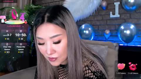 Snapshot of nicky_owl chatting on 02.16.26 Today is my 41st birthday And in 2 hours Im waiting for you on the stream Stock up on tokens and a good mood Nicky online show from 02.16.26