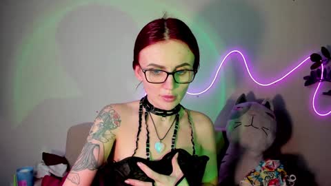 Nicky Weekends online show from 12.10.24