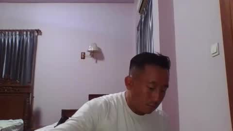 Snapshot of nickyang75 chatting on 10.11.25 nickyang75 online show from 10.11.25