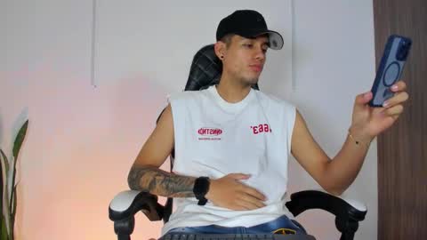 Snapshot of nickyblazze_ chatting on 10.12.25 Nicky online show from 10.12.25