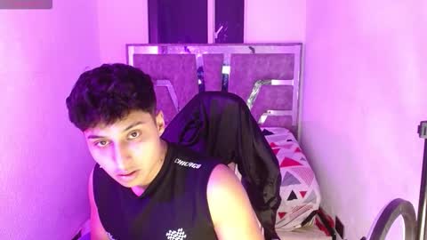 Snapshot of nickyyhot chatting on 11.30.25 NICOLAS online show from 11.30.25