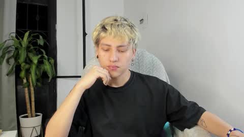 Nico  online show from 10.18.25