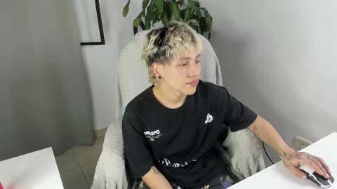 Nico  online show from 11.08.25