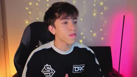 Nicolas online show from 12.04.25