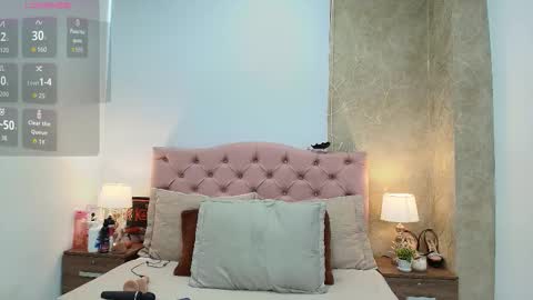 Nicol Alvarez online show from 10.11.25