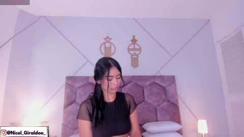 Snapshot of nicol_giraldo chatting on 04.15.26 Nicol online show from 04.15.26