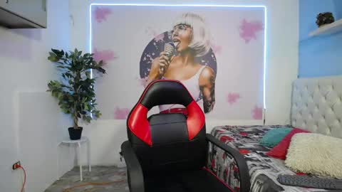 Snapshot of nicol_ross19 chatting on 05.17.26 nicol_ross19 online show from 05.17.26