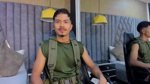 Snapshot of nicolaikarav chatting on 11.30.25 Nicolai online show from 11.30.25