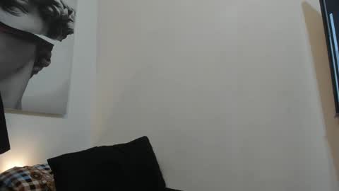 Snapshot of nicolasmuscle chatting on 12.20.24 Andres online show from 12.20.24