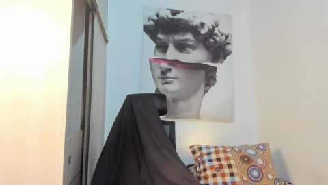 Snapshot of nicolasmuscle chatting on 01.10.25 Andres online show from 01.10.25