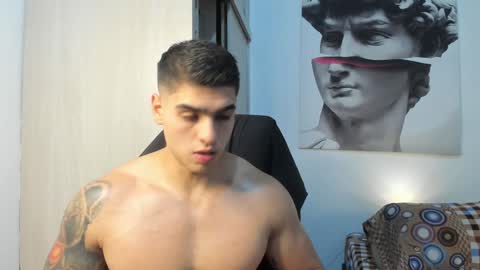 Snapshot of nicolasmuscle chatting on 01.10.25 Andres online show from 01.10.25