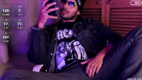 nicolasrodrii online show from 10.25.25