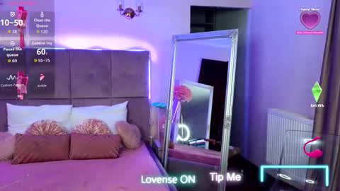 NicoleBond online show from 10.11.25