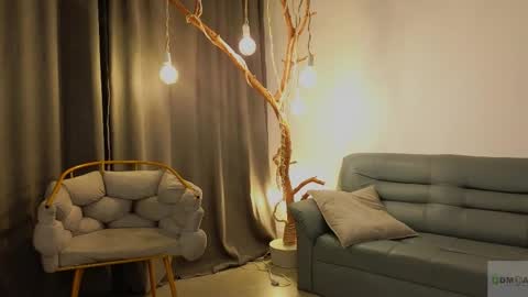 Snapshot of nicole_broown chatting on 05.19.26 Nicole online show from 05.19.26