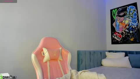 Snapshot of nicole_charm chatting on 04.19.26 GMT7TueWedThSu 0300am-0900am. Sa 1000am-0400pm online show from 04.19.26