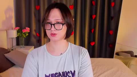 Nicole online show from 02.11.25