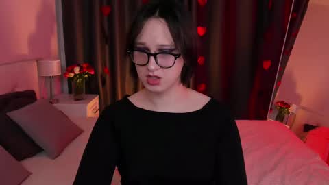 Nicole online show from 02.15.25