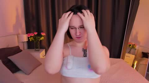 Nicole online show from 03.12.25