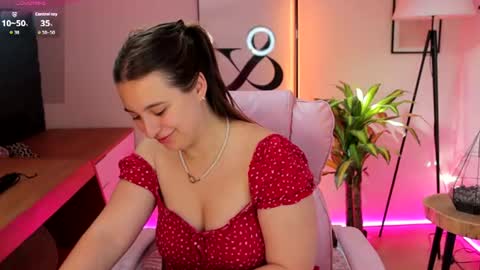 Snapshot of nicole_de_lux chatting on 06.30.26 Nicole De Lux online show from 06.30.26